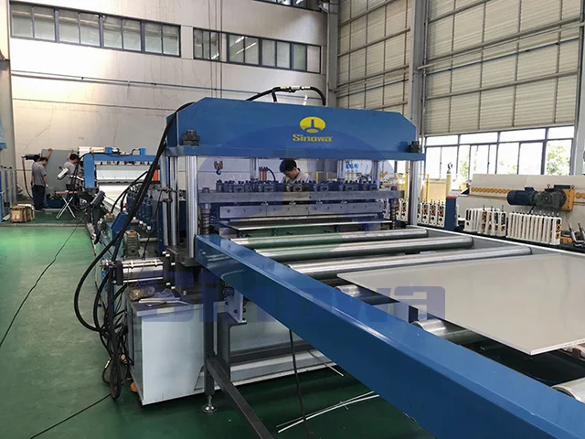 Автоматическая линия по производству сэндвич-панелей для чистых зон