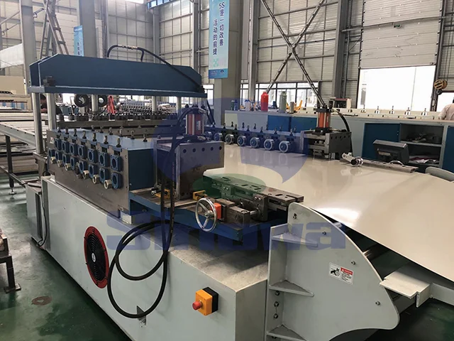 Автоматическая линия по производству сэндвич-панелей для чистых зон